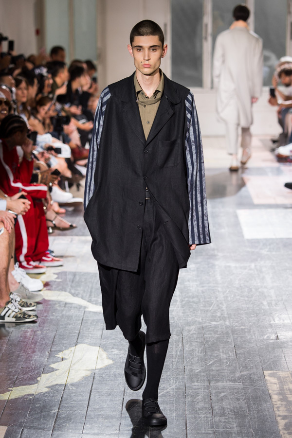 ヨウジヤマモト(Yohji Yamamoto) 2018年春夏メンズコレクション シルエット - 写真11