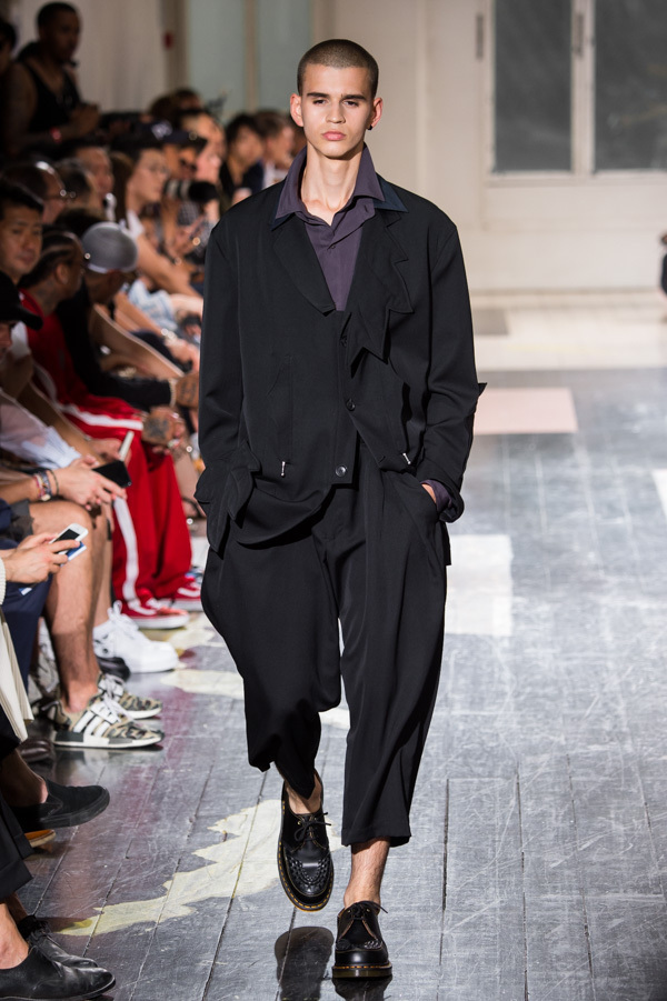 ヨウジヤマモト(Yohji Yamamoto) 2018年春夏メンズコレクション シルエット - 写真23