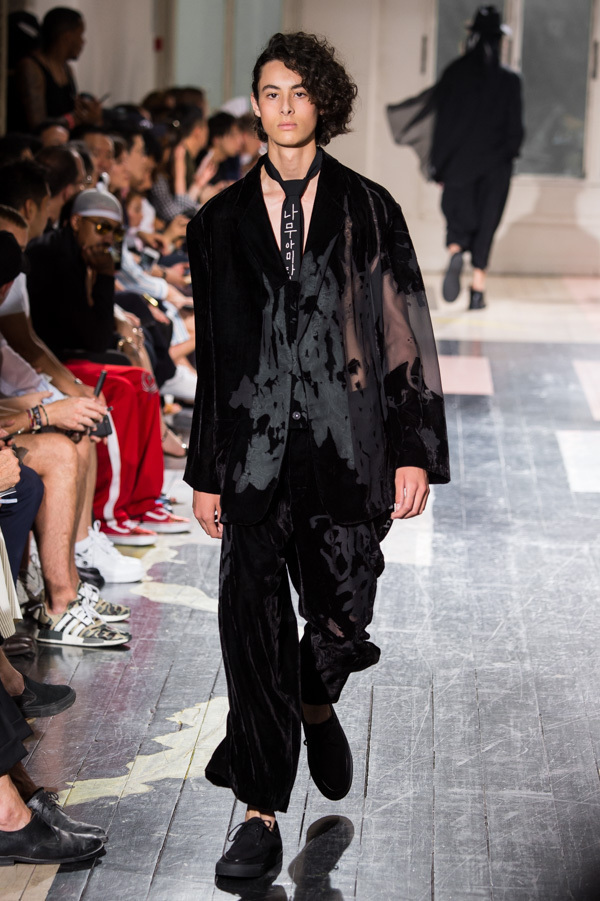 ヨウジヤマモト(Yohji Yamamoto) 2018年春夏メンズコレクション シルエット - 写真31