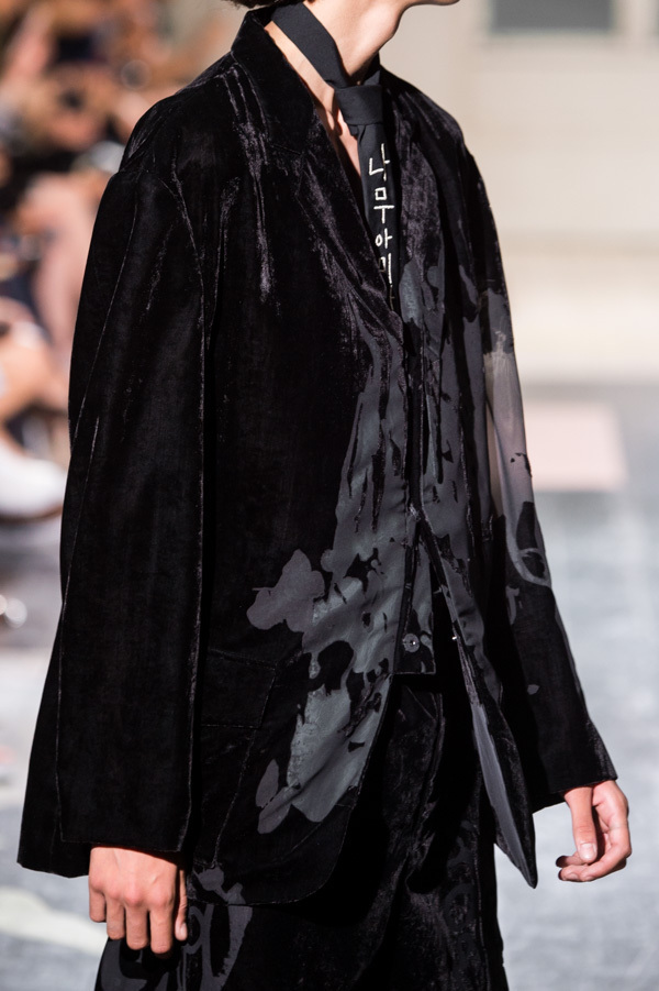 ヨウジヤマモト(Yohji Yamamoto) 2018年春夏メンズコレクション  - 写真61