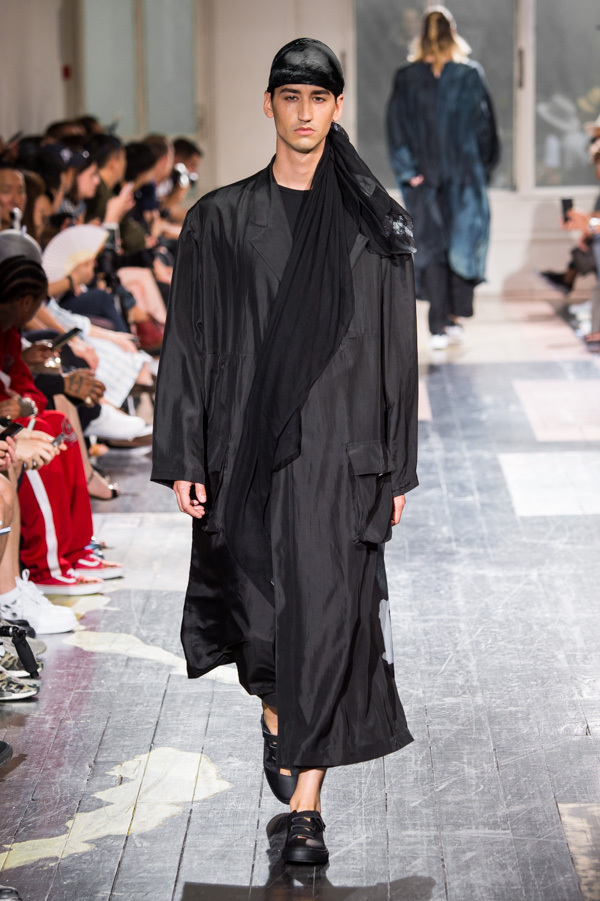 ヨウジヤマモト(Yohji Yamamoto) 2018年春夏メンズコレクション シルエット - 写真36