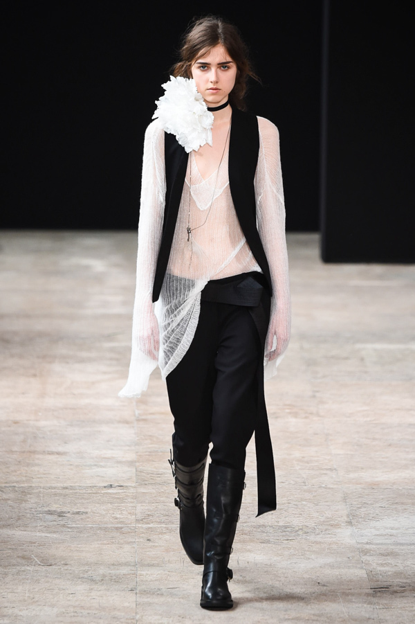 アン ドゥムルメステール(ANN DEMEULEMEESTER) 2018年春夏メンズコレクション  - 写真16