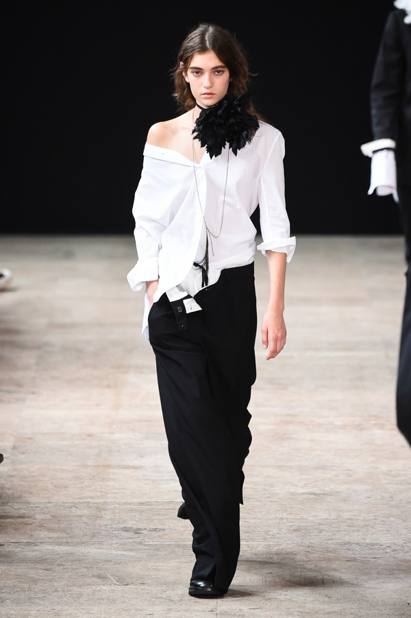 アン ドゥムルメステール(ANN DEMEULEMEESTER) 2018年春夏メンズコレクション  - 写真18