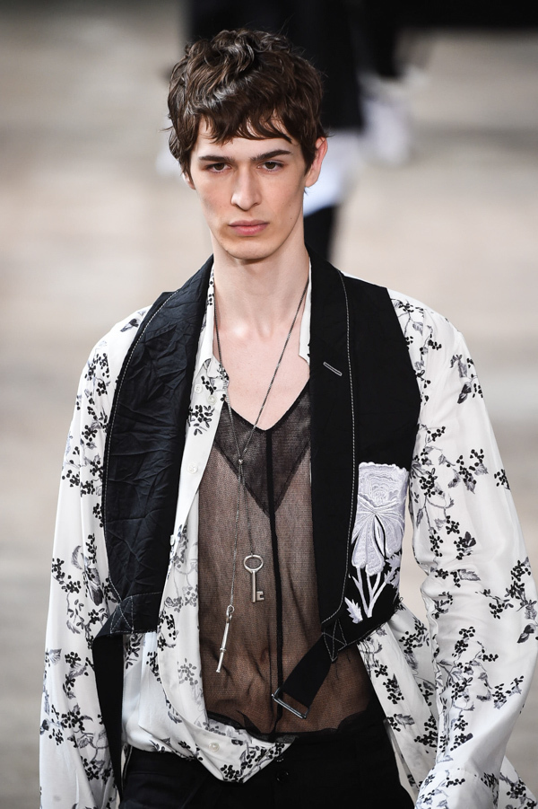 アン ドゥムルメステール(ANN DEMEULEMEESTER) 2018年春夏メンズコレクション  - 写真21