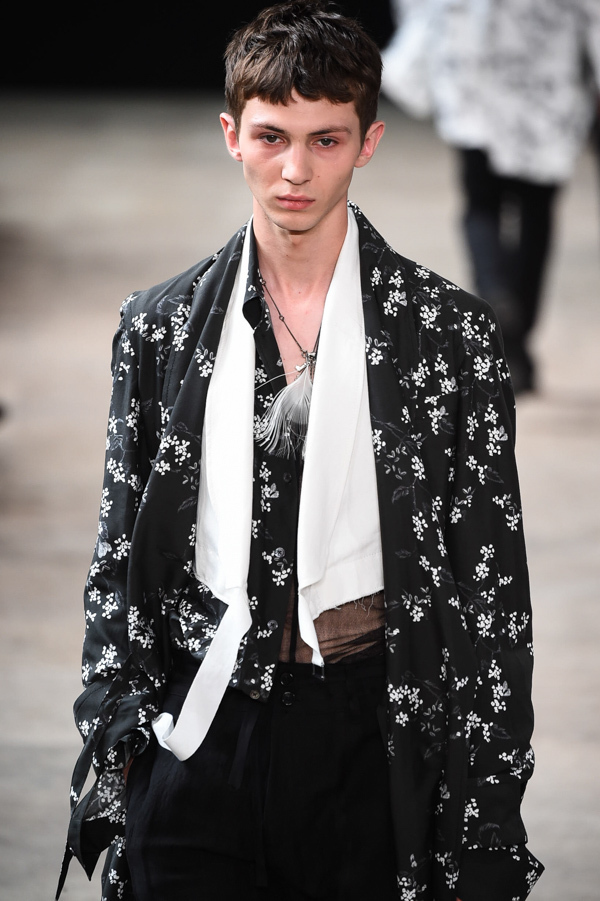 アン ドゥムルメステール(ANN DEMEULEMEESTER) 2018年春夏メンズコレクション  - 写真28