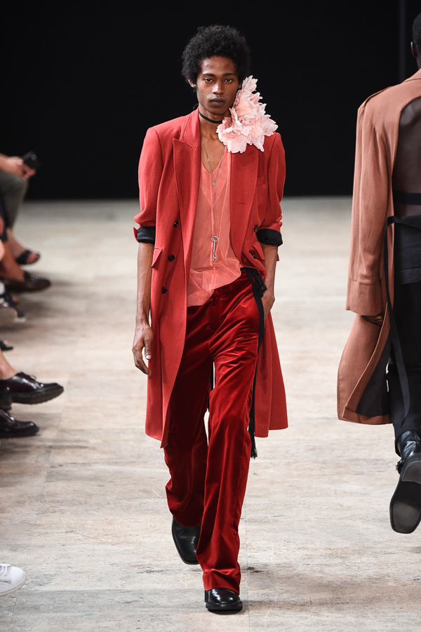 アン ドゥムルメステール(ANN DEMEULEMEESTER) 2018年春夏メンズコレクション  - 写真39