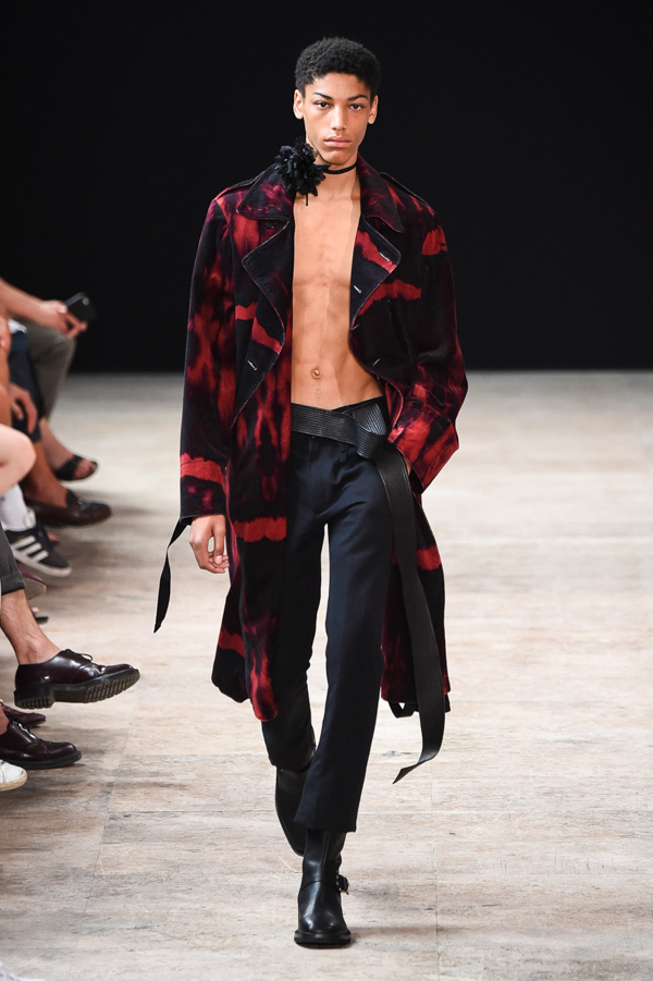 アン ドゥムルメステール(ANN DEMEULEMEESTER) 2018年春夏メンズコレクション  - 写真43