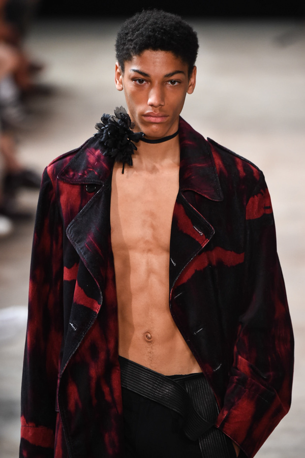 アン ドゥムルメステール(ANN DEMEULEMEESTER) 2018年春夏メンズコレクション  - 写真44