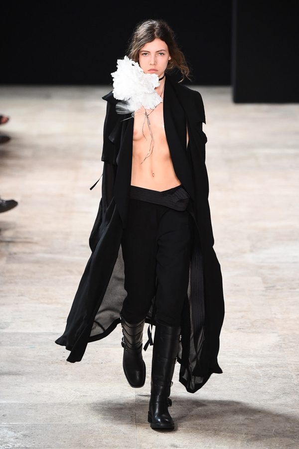 アン ドゥムルメステール(ANN DEMEULEMEESTER) 2018年春夏メンズコレクション  - 写真63