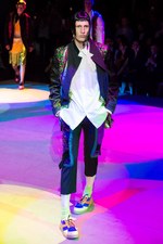 コム デ ギャルソン・オム プリュス 2018年春夏コレクション、“服の哲学”に触れるショータイム｜写真5