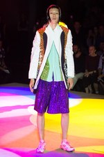 コム デ ギャルソン・オム プリュス 2018年春夏コレクション、“服の哲学”に触れるショータイム｜写真6