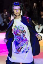 コム デ ギャルソン・オム プリュス 2018年春夏コレクション、“服の哲学”に触れるショータイム｜写真10