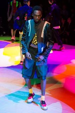 コム デ ギャルソン・オム プリュス 2018年春夏コレクション、“服の哲学”に触れるショータイム｜写真14