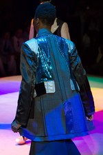 コム デ ギャルソン・オム プリュス 2018年春夏コレクション、“服の哲学”に触れるショータイム｜写真15