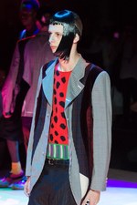 コム デ ギャルソン・オム プリュス 2018年春夏コレクション、“服の哲学”に触れるショータイム｜写真18