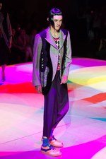 コム デ ギャルソン・オム プリュス 2018年春夏コレクション、“服の哲学”に触れるショータイム｜写真19