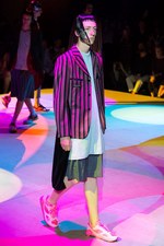 コム デ ギャルソン・オム プリュス 2018年春夏コレクション、“服の哲学”に触れるショータイム｜写真30