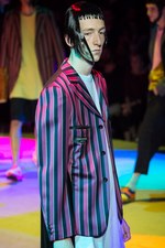 コム デ ギャルソン・オム プリュス 2018年春夏コレクション、“服の哲学”に触れるショータイム｜写真31