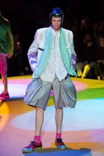 コム デ ギャルソン・オム プリュス 2018年春夏コレクション、“服の哲学”に触れるショータイム｜写真35