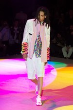 コム デ ギャルソン・オム プリュス 2018年春夏コレクション、“服の哲学”に触れるショータイム｜写真38