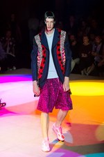 コム デ ギャルソン・オム プリュス 2018年春夏コレクション、“服の哲学”に触れるショータイム｜写真47