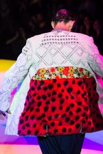 コム デ ギャルソン・オム プリュス 2018年春夏コレクション、“服の哲学”に触れるショータイム｜写真53