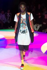 コム デ ギャルソン・オム プリュス 2018年春夏コレクション、“服の哲学”に触れるショータイム｜写真57