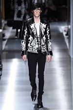 バルマン 2018年春夏メンズコレクション - ゴシックやパンクのハードスタイルを現代的に｜写真5