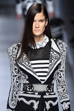 バルマン 2018年春夏メンズコレクション - ゴシックやパンクのハードスタイルを現代的に｜写真8