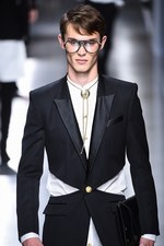 バルマン 2018年春夏メンズコレクション - ゴシックやパンクのハードスタイルを現代的に｜写真107