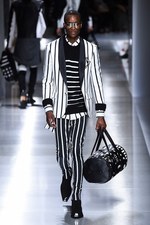 バルマン 2018年春夏メンズコレクション - ゴシックやパンクのハードスタイルを現代的に｜写真18