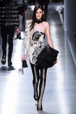 バルマン 2018年春夏メンズコレクション - ゴシックやパンクのハードスタイルを現代的に｜写真25