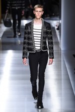 バルマン 2018年春夏メンズコレクション - ゴシックやパンクのハードスタイルを現代的に｜写真26