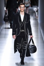 バルマン 2018年春夏メンズコレクション - ゴシックやパンクのハードスタイルを現代的に｜写真38