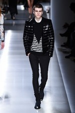 バルマン 2018年春夏メンズコレクション - ゴシックやパンクのハードスタイルを現代的に｜写真42