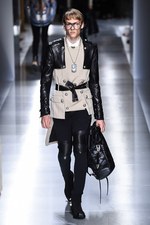 バルマン 2018年春夏メンズコレクション - ゴシックやパンクのハードスタイルを現代的に｜写真52