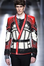 バルマン 2018年春夏メンズコレクション - ゴシックやパンクのハードスタイルを現代的に｜写真71