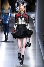 バルマン 2018年春夏メンズコレクション - ゴシックやパンクのハードスタイルを現代的に｜写真72