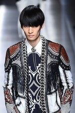 バルマン 2018年春夏メンズコレクション - ゴシックやパンクのハードスタイルを現代的に｜写真76