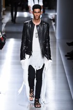 バルマン 2018年春夏メンズコレクション - ゴシックやパンクのハードスタイルを現代的に｜写真77