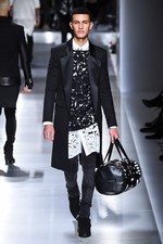 バルマン 2018年春夏メンズコレクション - ゴシックやパンクのハードスタイルを現代的に｜写真80