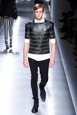 バルマン 2018年春夏メンズコレクション - ゴシックやパンクのハードスタイルを現代的に｜写真90