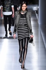 バルマン 2018年春夏メンズコレクション - ゴシックやパンクのハードスタイルを現代的に｜写真92