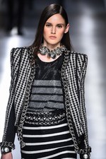 バルマン 2018年春夏メンズコレクション - ゴシックやパンクのハードスタイルを現代的に｜写真93