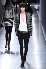 バルマン 2018年春夏メンズコレクション - ゴシックやパンクのハードスタイルを現代的に｜写真94