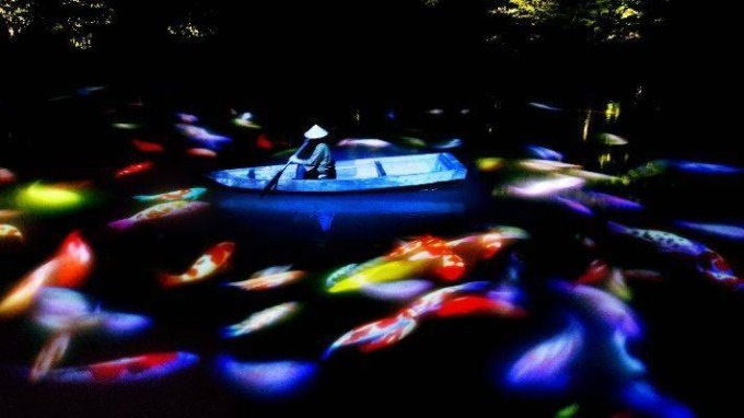 「チームラボ かみさまがすまう森」佐賀・御船山楽園で開催、人の存在で変化するデジタルアート｜写真10