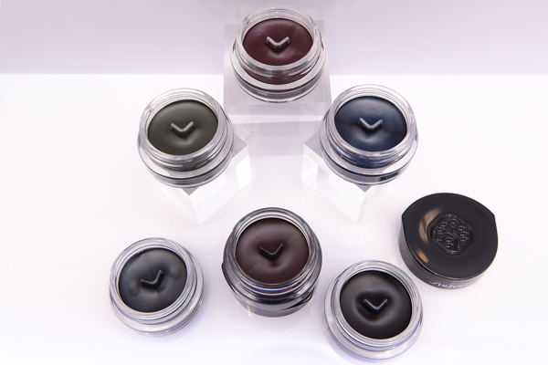 資生堂”書と和紙”から着想した17年秋冬メイクを表参道ヒルズで一足早く体験、ギフトプレゼントも