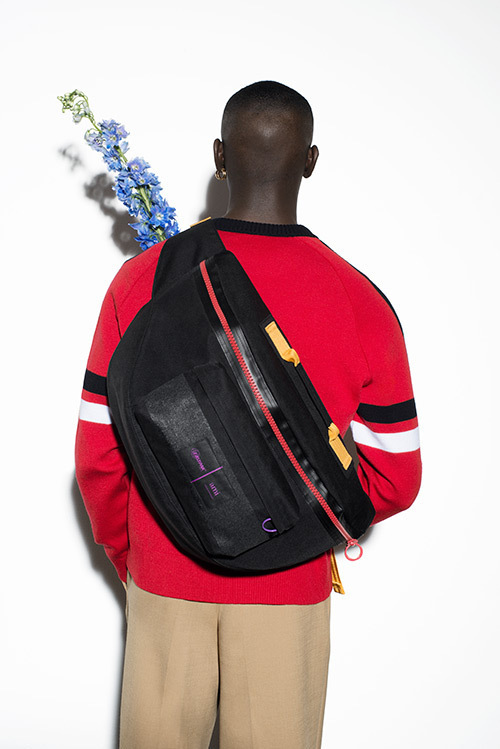 イーストパック×アミ アレクサンドル マテュッシのバッグ発売、ブラックナイロンに鮮やかなカラーを｜写真3