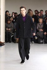 イッセイ ミヤケ メン 2012-13年秋冬コレクション - 日本の重ねの手法落とし込んだ、味わい深い服作り｜写真26