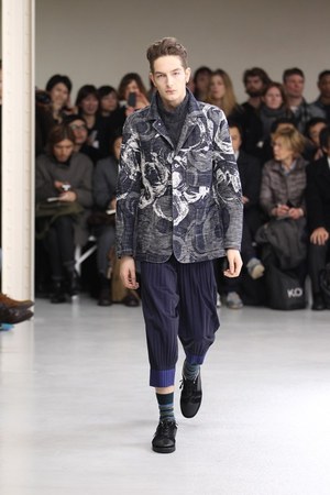 イッセイ ミヤケ メン 2012-13年秋冬コレクション - 日本の重ねの手法落とし込んだ、味わい深い服作り|写真10